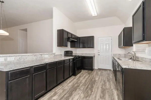 $1,910 | 699 Fallow Lane, Alvin, TX 77511