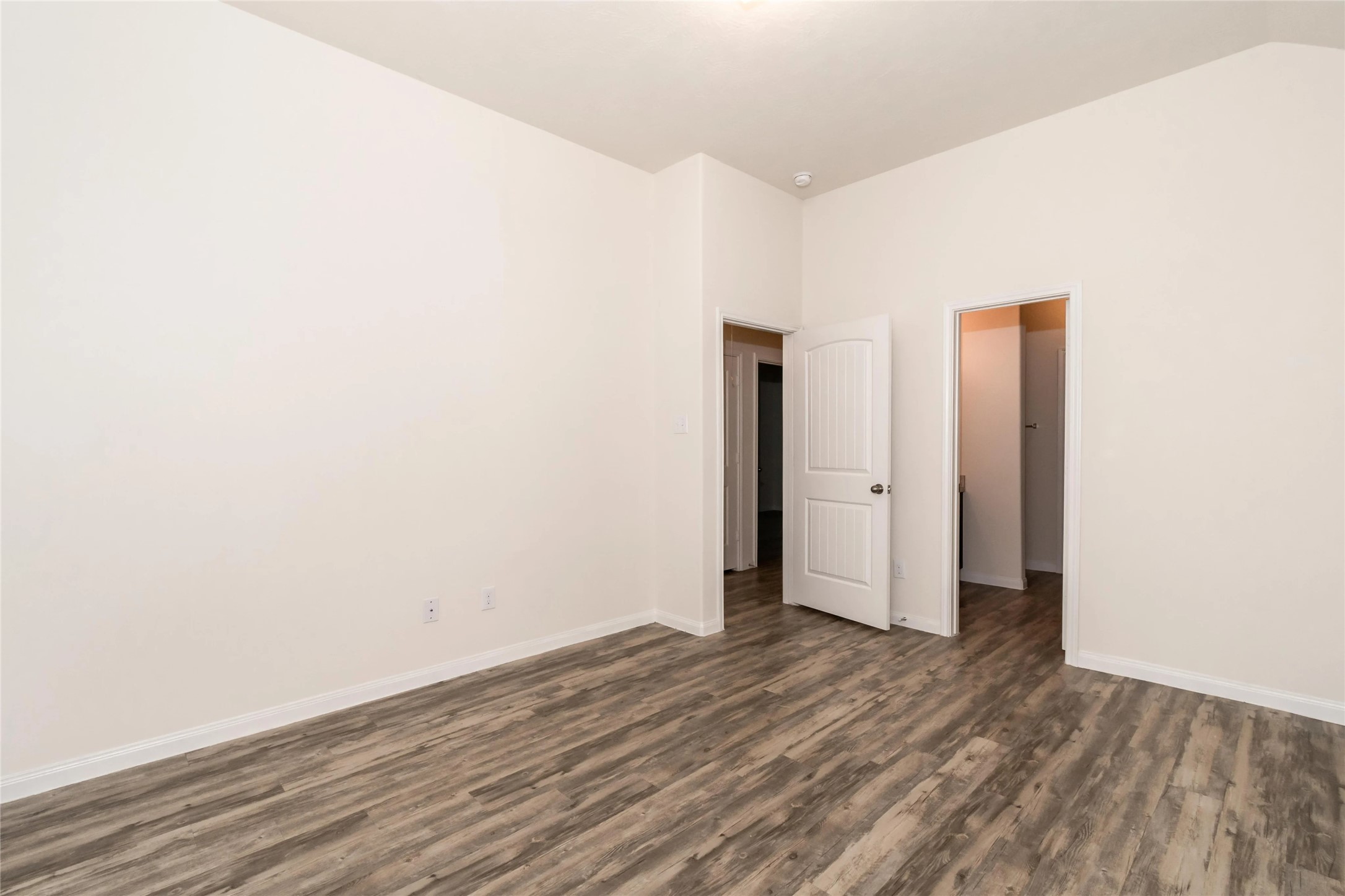 699 Fallow Lane Alvin, TX 77511 - Photo 5 of 7 a view of an empty room