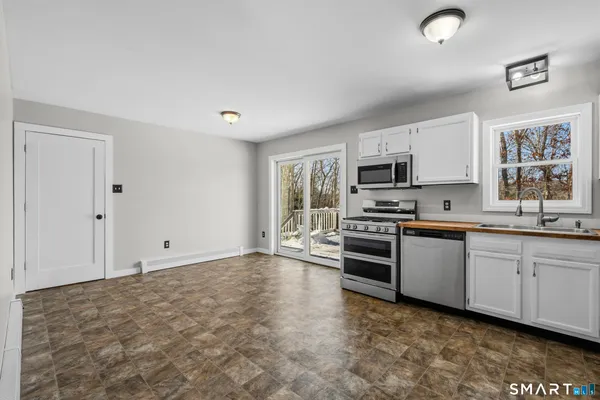 $450,000 | 23 Versailles Road, Lisbon, CT 06351