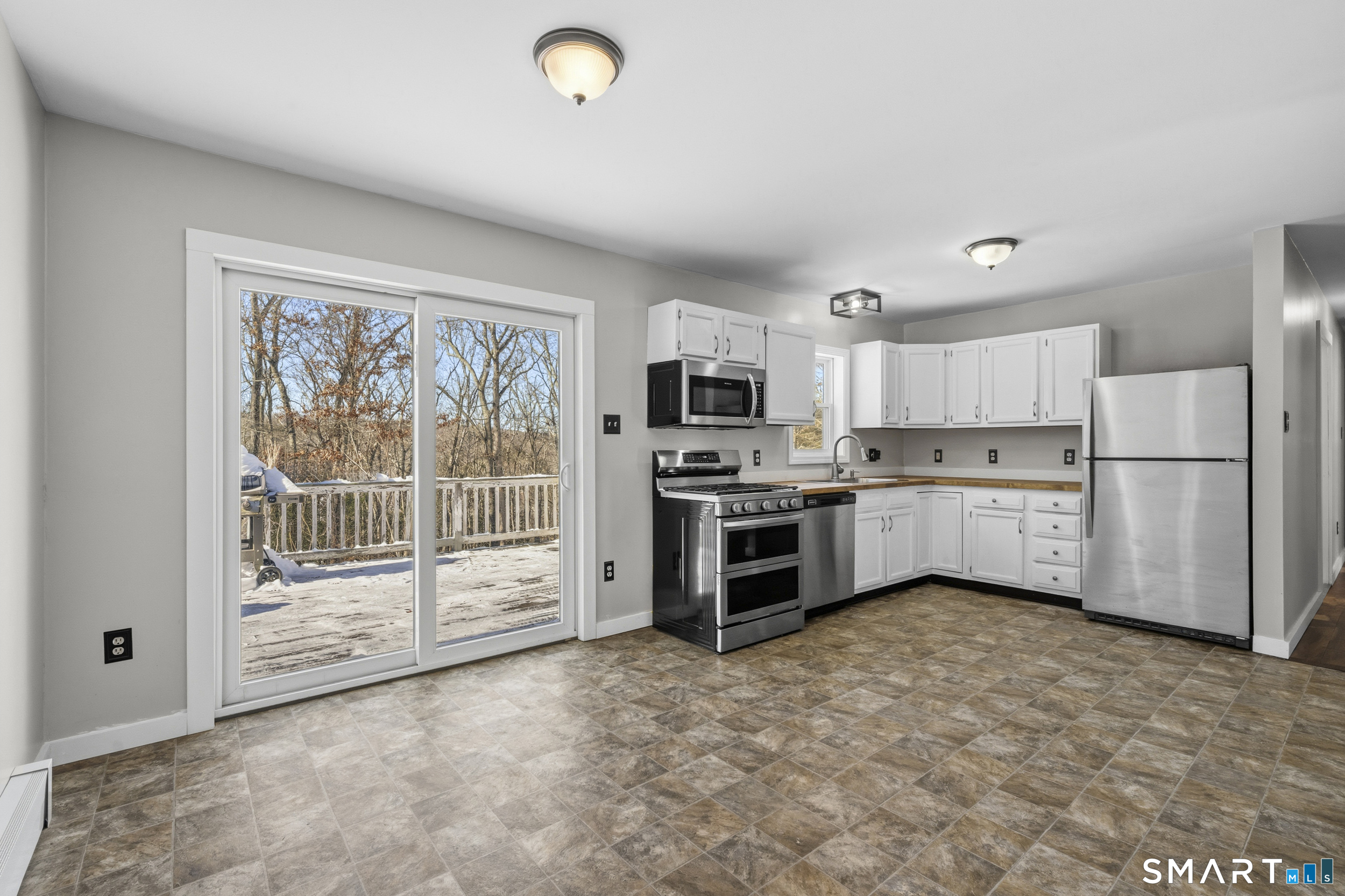 23 Versailles Road Lisbon, CT 06351 - Photo 5 of 30