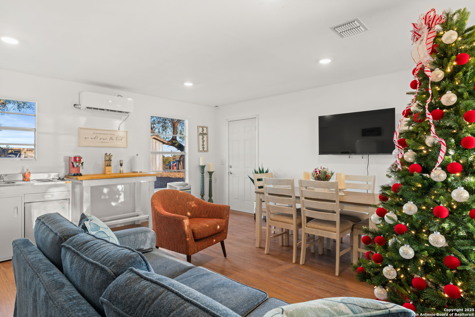 101 Campbell Road 3 Road Sandia, TX 78383 - Photo 4 of 105 a living room with furniture and a flat screen tv