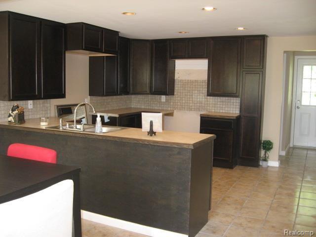 7117 Davison Road Davison, MI 48423 - Photo 10 of 37 IMG_5372.jpg