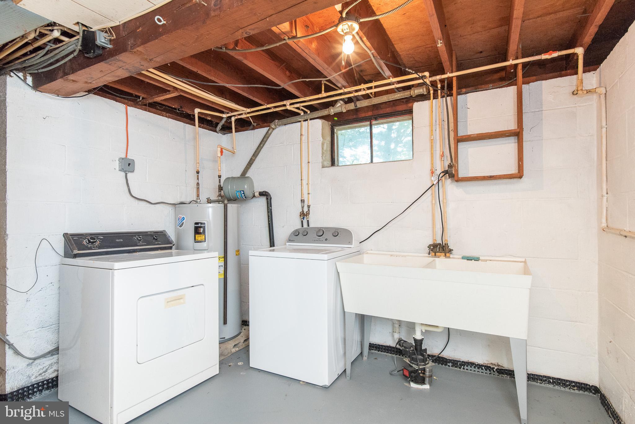 1413 Providence Road Baltimore, MD 21286 - Photo 20 of 33 Laundry
