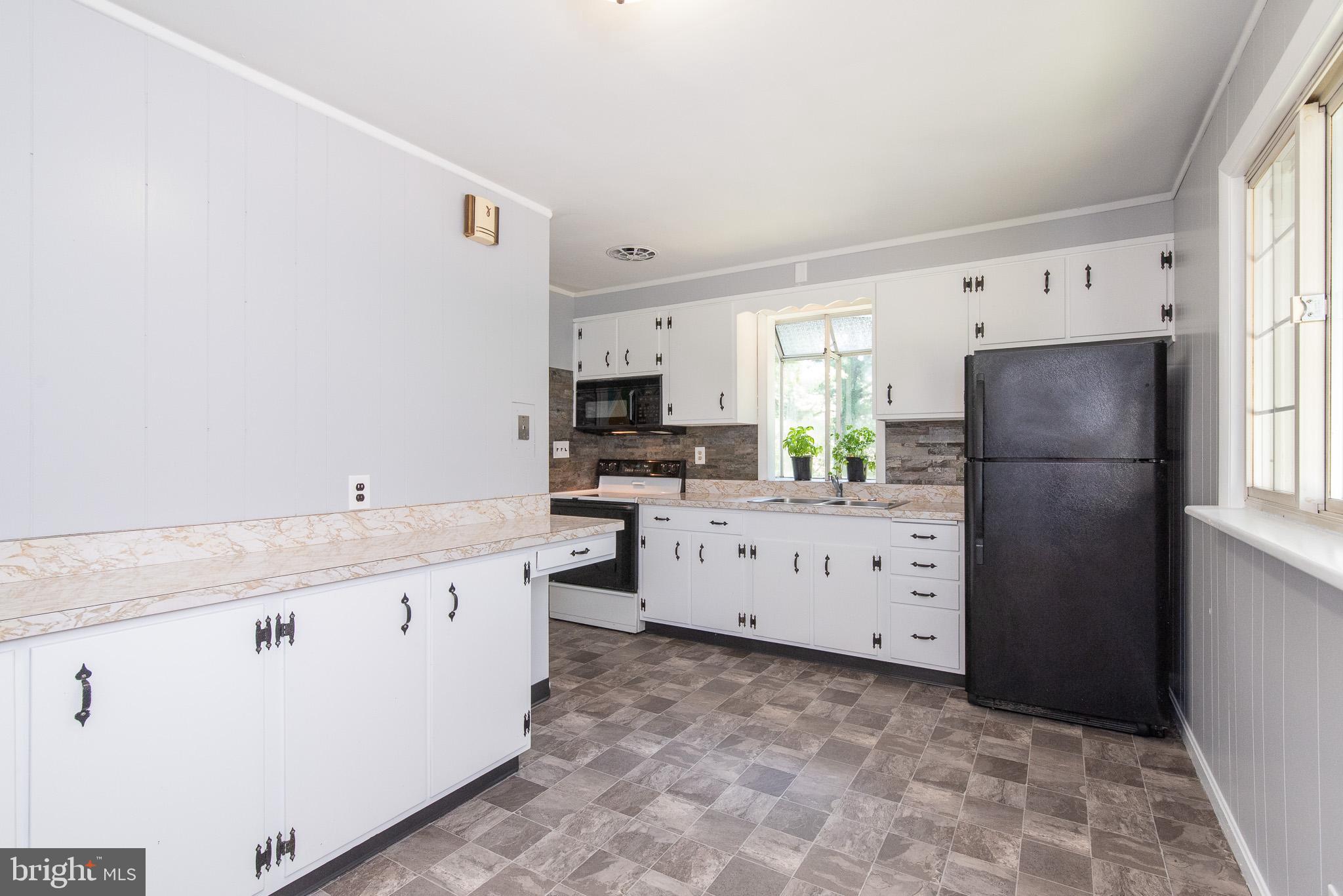 1413 Providence Road Baltimore, MD 21286 - Photo 23 of 33 Eat-In Kitchen