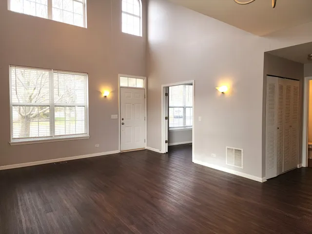 $364,900 | 1825 Bluestem Circle, Aurora, IL 60504