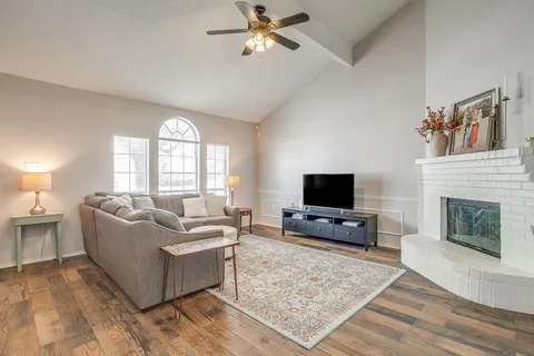 $339,900 | 7104 Summerset Drive, Benbrook, TX 76126