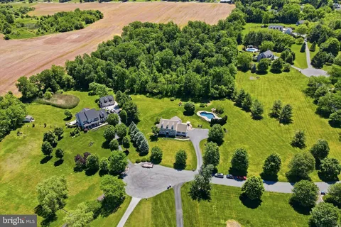 $799,000 | 205 Maplewood Drive, Phoenixville, PA 19460