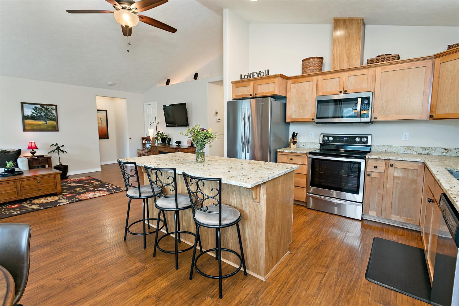 126 Suncrest Road Talent, OR 97540 - Photo 7 of 25 Large kitchen island with breakfast bar