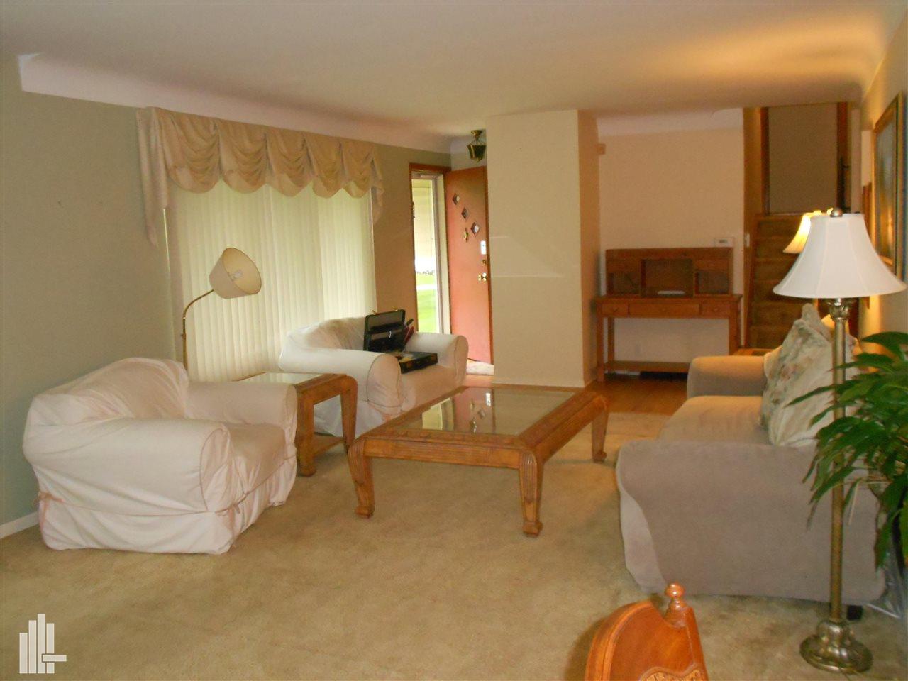 2822 Rhineberry Road Rochester, MI 48309 - Photo 4 of 33 Living Room