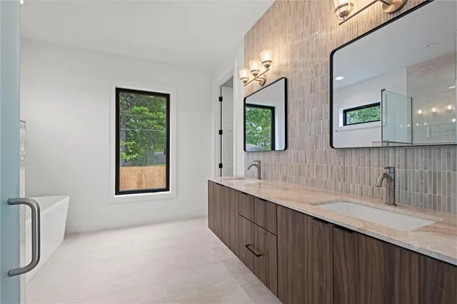 $799,000 | 2614 Northwest 84th Terrace, Kansas City, MO 64154