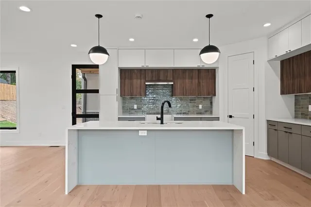 $799,000 | 2614 Northwest 84th Terrace, Kansas City, MO 64154