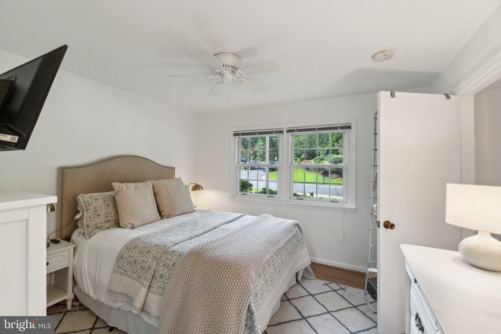 314 Whitestone Road Silver Spring, MD 20901 - Photo 11 of 26 Main level.