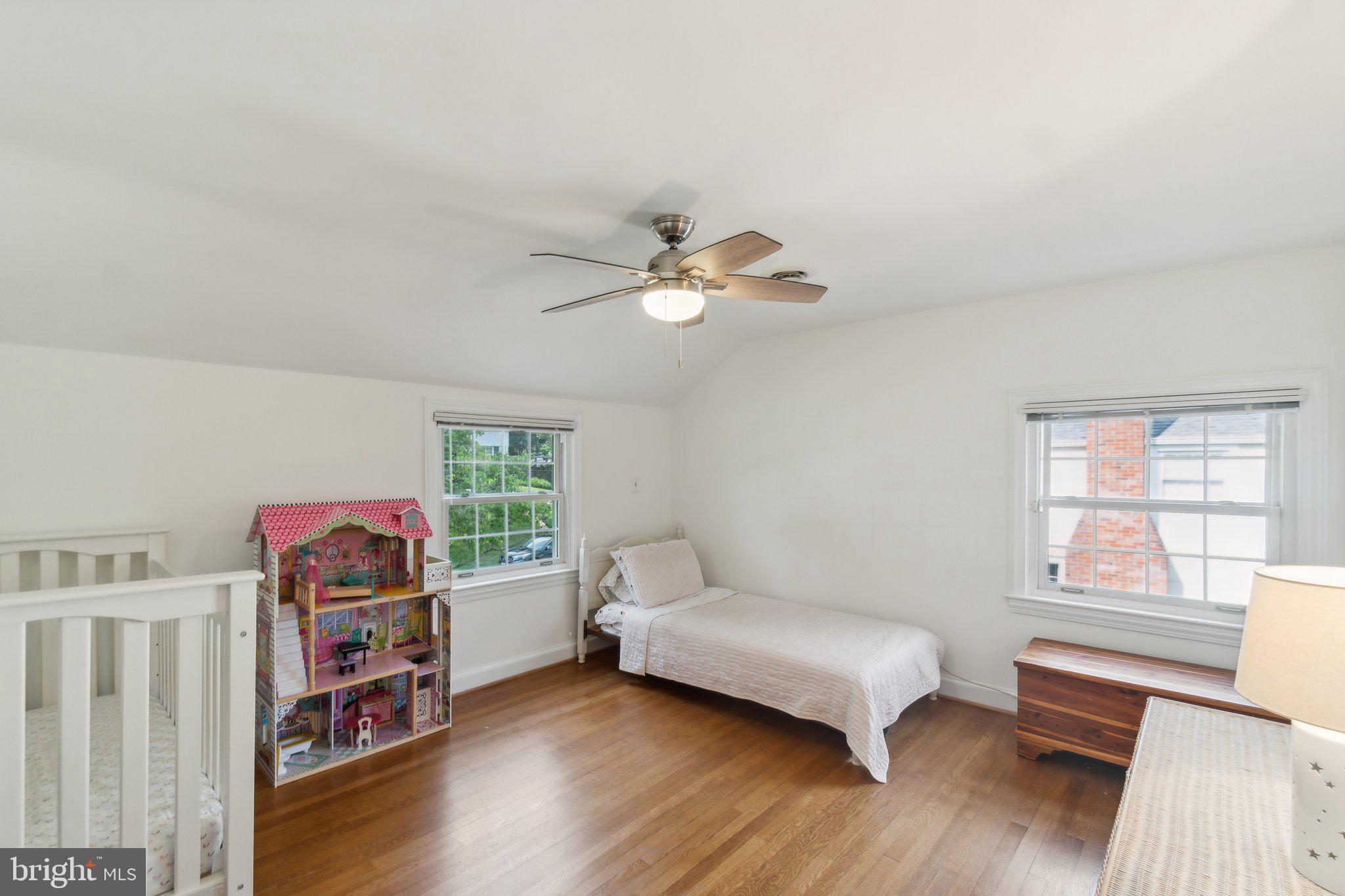 314 Whitestone Road Silver Spring, MD 20901 - Photo 17 of 26 Upper level bedroom.