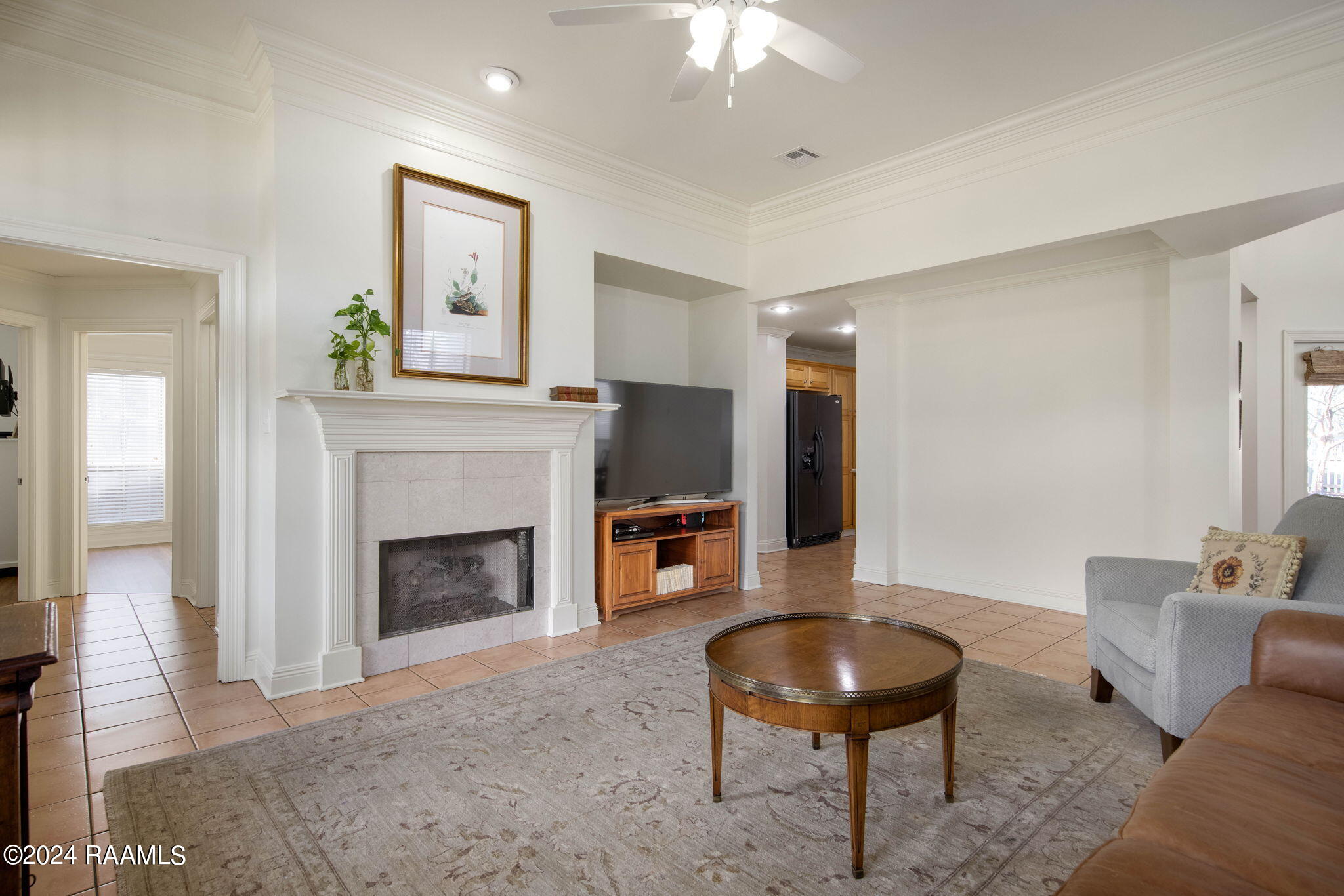 705 Southlake Circle Youngsville, LA 70592 - Photo 13 of 32 5-web-or-mls-705 Southlake Cir-5