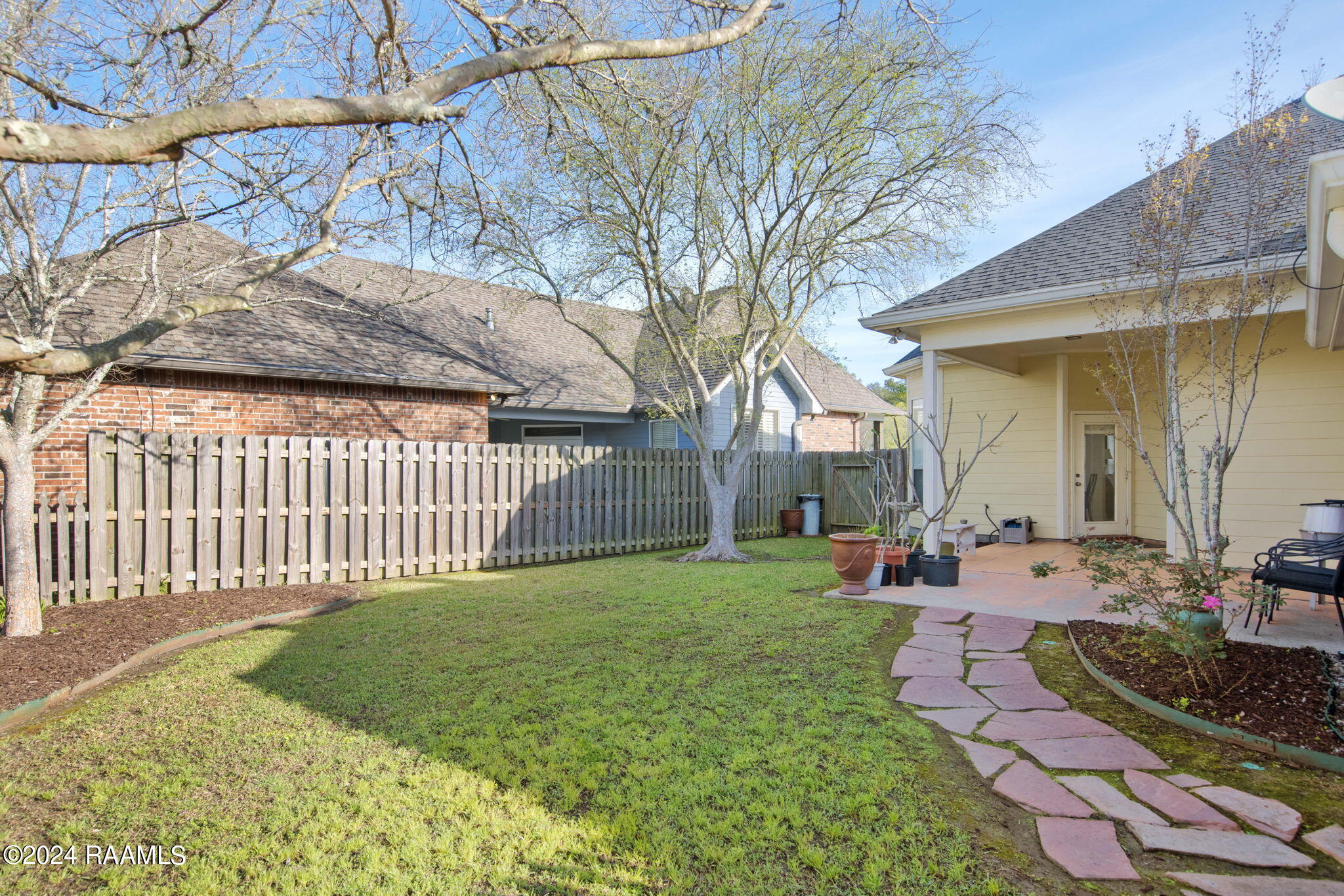 705 Southlake Circle Youngsville, LA 70592 - Photo 30 of 32 26-web-or-mls-705 Southlake Cir-26