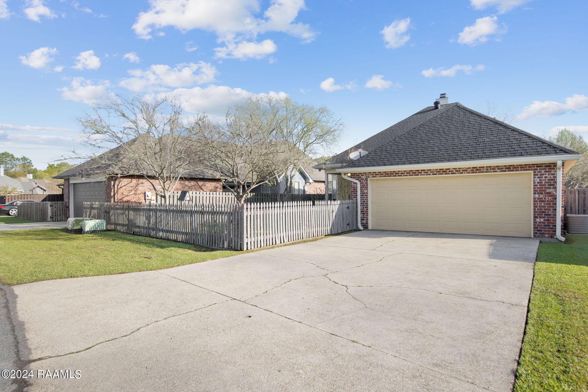 705 Southlake Circle Youngsville, LA 70592 - Photo 6 of 32 27-web-or-mls-705 Southlake Cir-27