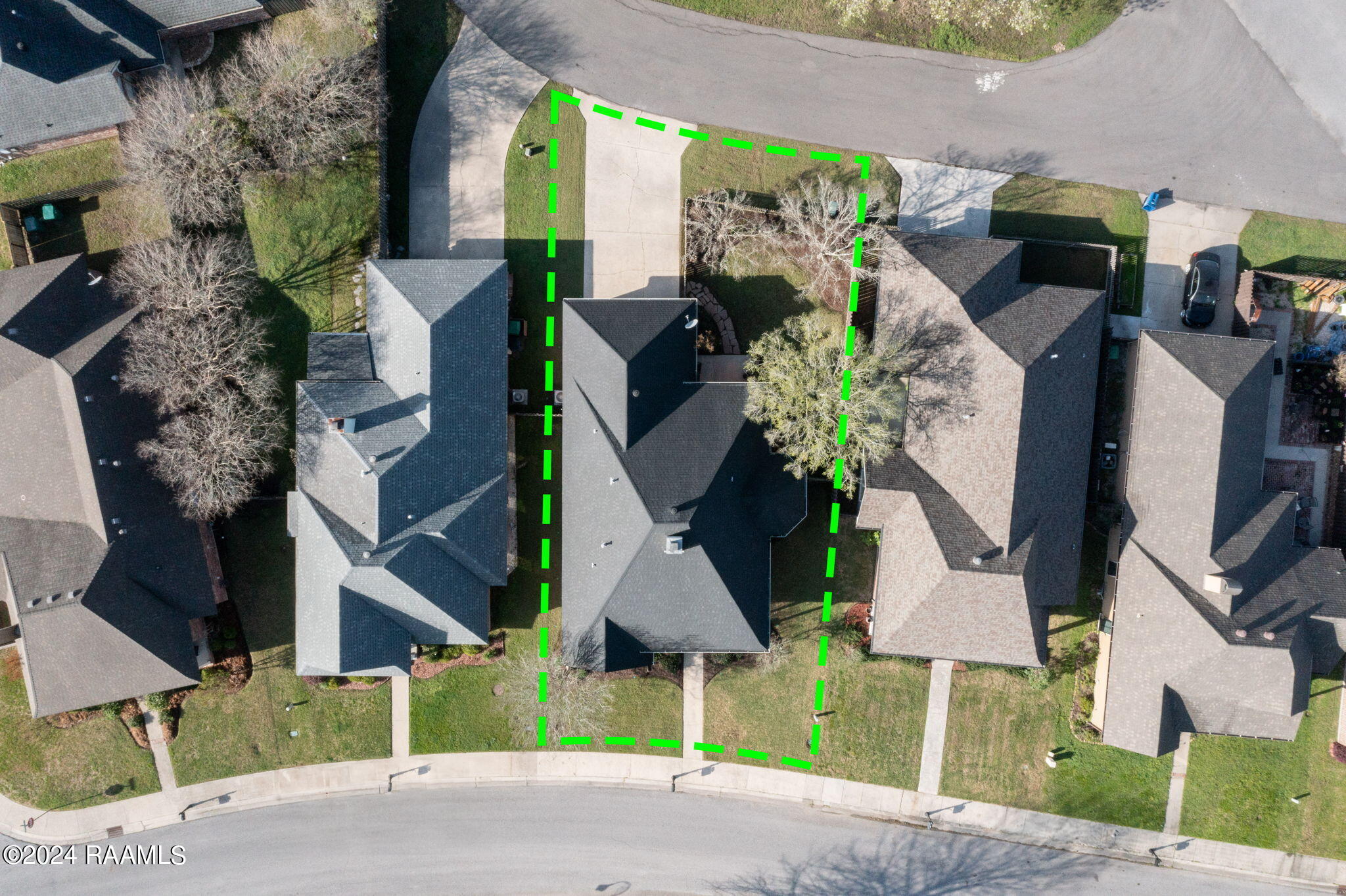 705 Southlake Circle Youngsville, LA 70592 - Photo 8 of 32 34-web-or-mls-DJI_0992-Edit