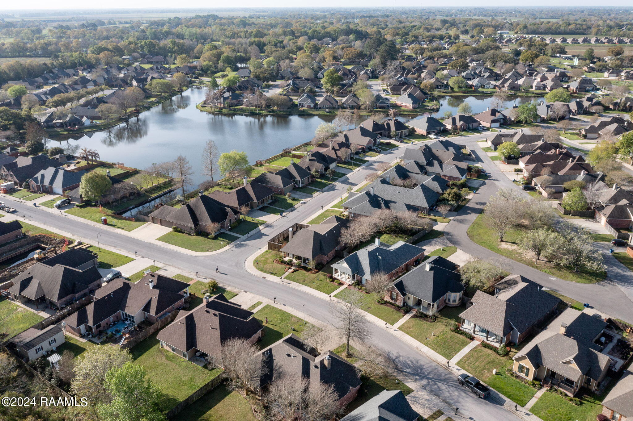 705 Southlake Circle Youngsville, LA 70592 - Photo 9 of 32 31-web-or-mls-DJI_0011-Edit