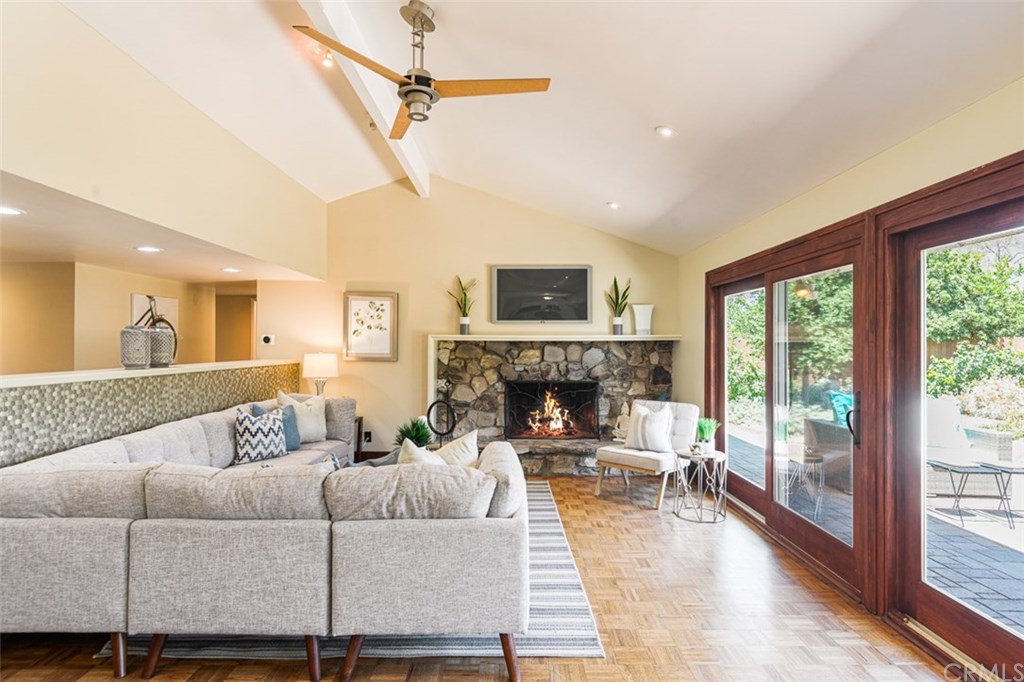1001 Sharon Road Santa Ana, CA 92706 - Photo 1 of 1 Love this design!
