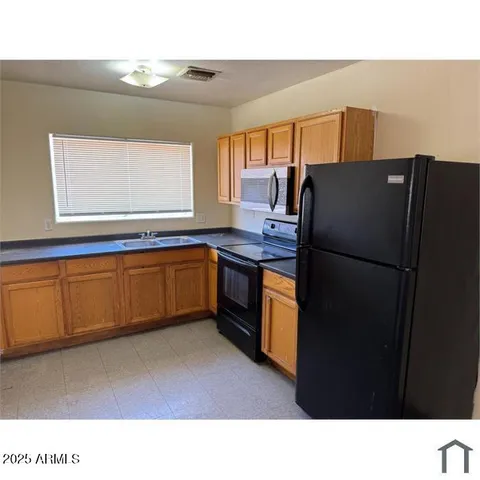 $2,863 | 1224 East Apache Street, Phoenix, AZ 85034