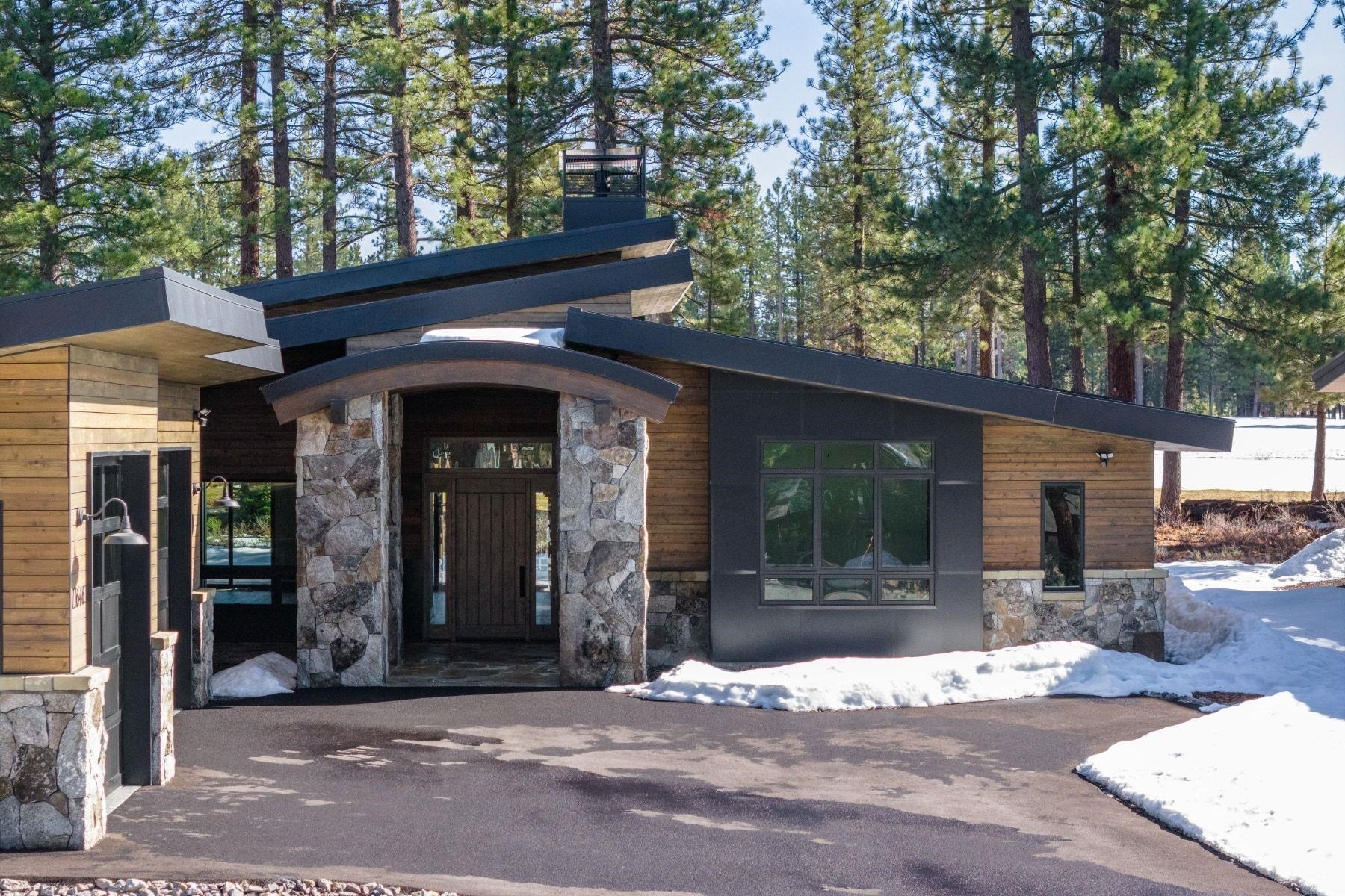 11646 Henness Road Truckee, CA 96161 - Photo 2 of 28 a front view of a house