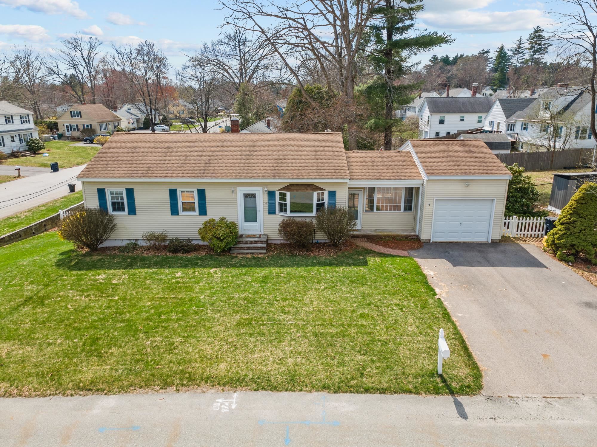 14 Beaver Street Nashua, NH 03063 - Photo 1 of 34