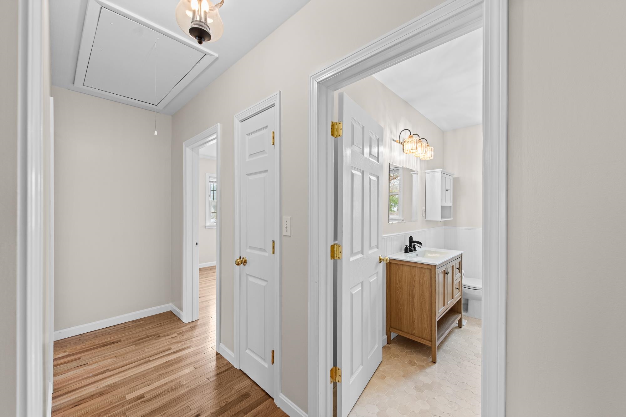 14 Beaver Street Nashua, NH 03063 - Photo 11 of 34