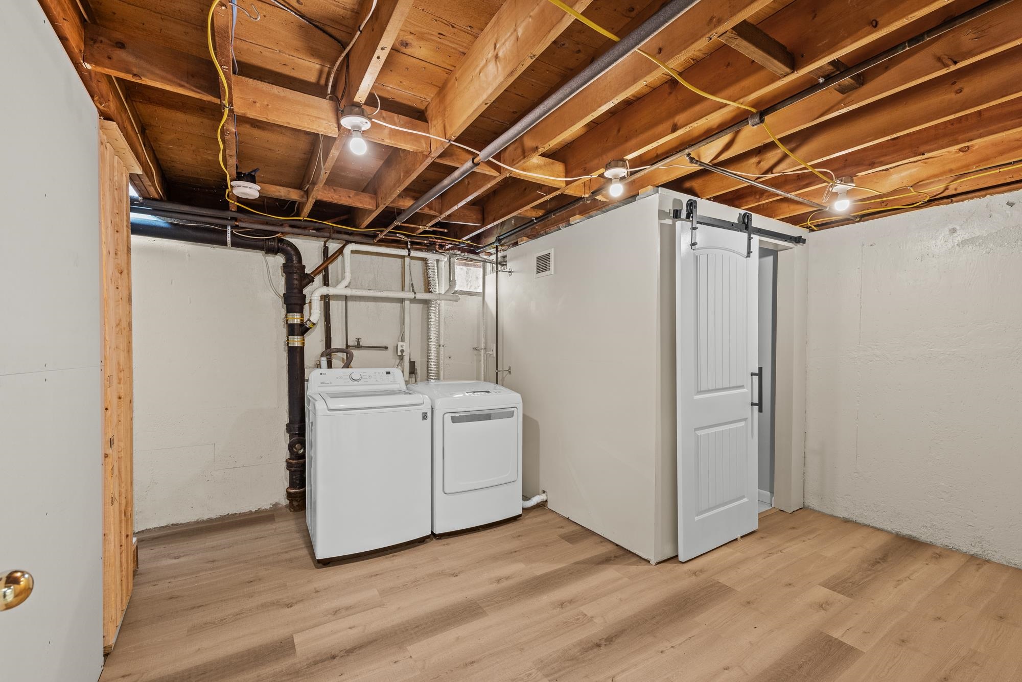 14 Beaver Street Nashua, NH 03063 - Photo 19 of 34