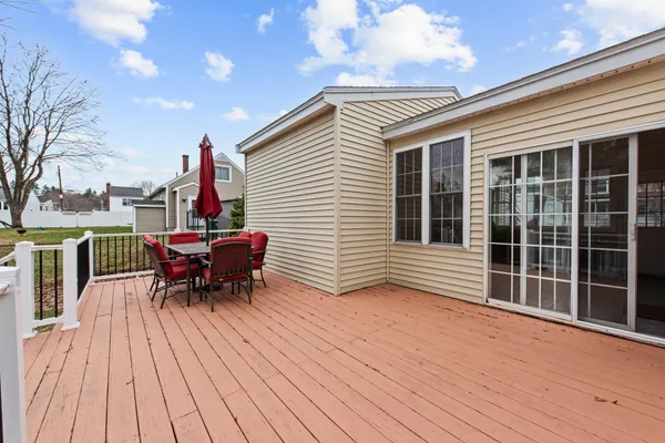 $560,000 | 14 Beaver Street, Nashua, NH 03063
