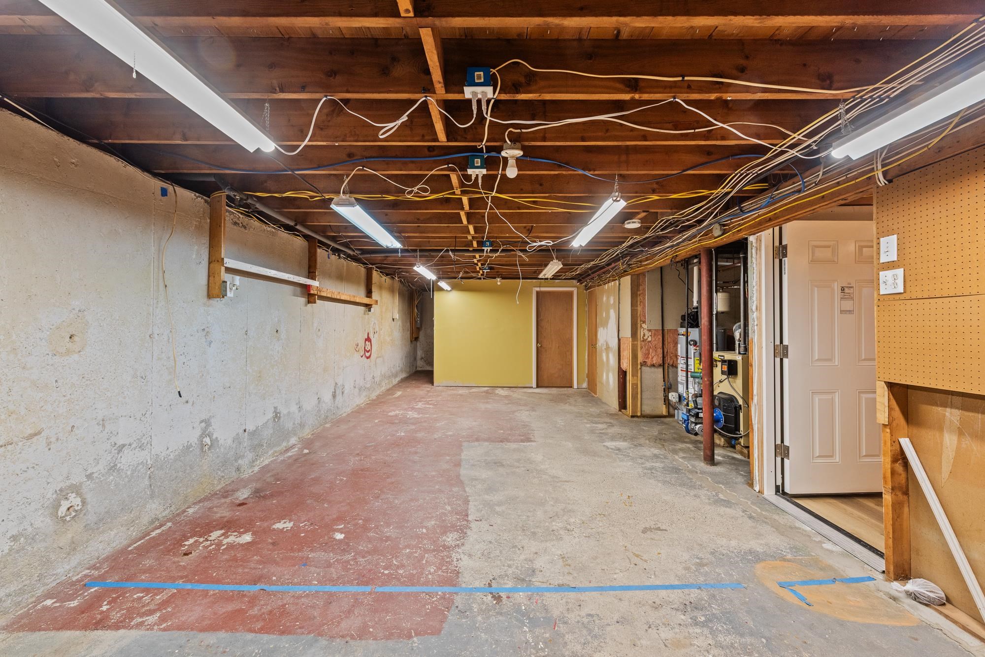 14 Beaver Street Nashua, NH 03063 - Photo 24 of 34