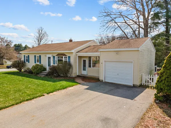 $560,000 | 14 Beaver Street, Nashua, NH 03063