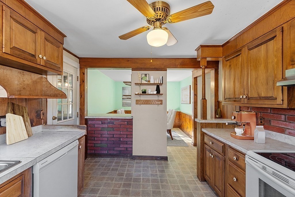 612 Rindge Road Fitchburg, MA 01420 - Photo 8 of 24 Gallery Image 8
