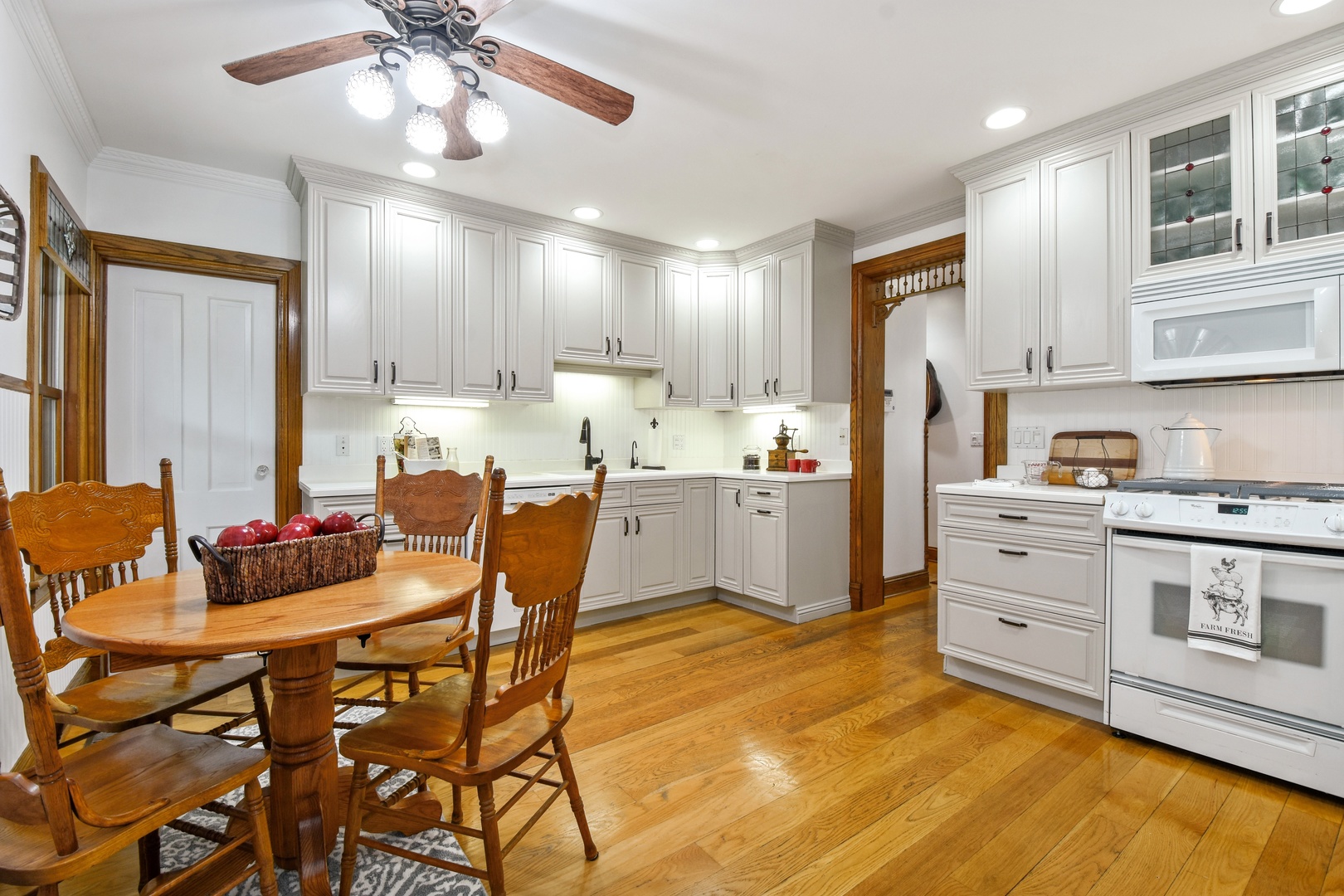 1001 Plum Tree Road Barrington Hills, IL 60010 - Photo 9 of 31