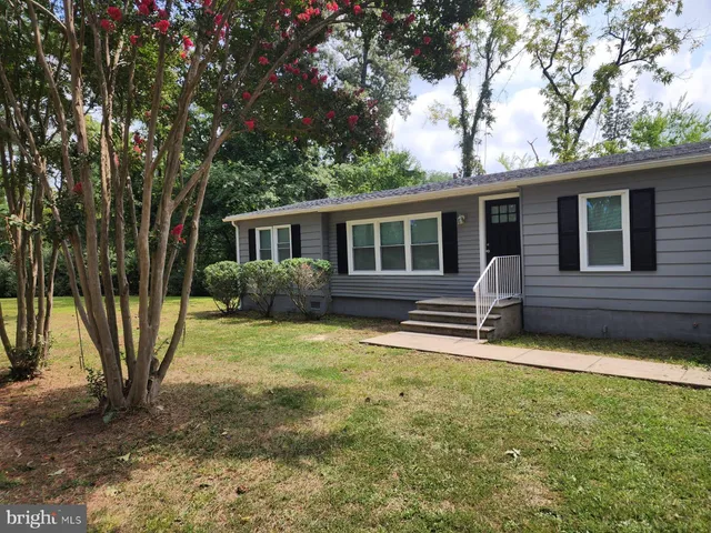 $2,300 | 153 Rocky Run Road, Fredericksburg, VA 22406