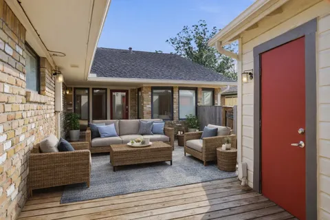 $715,000 | 531 Azaleadell Drive, Houston, TX 77018