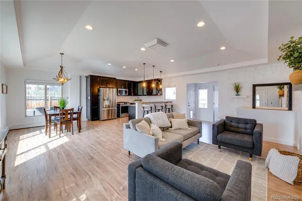 $650,000 | 6811 West 48th Avenue, Wheat Ridge, CO 80033