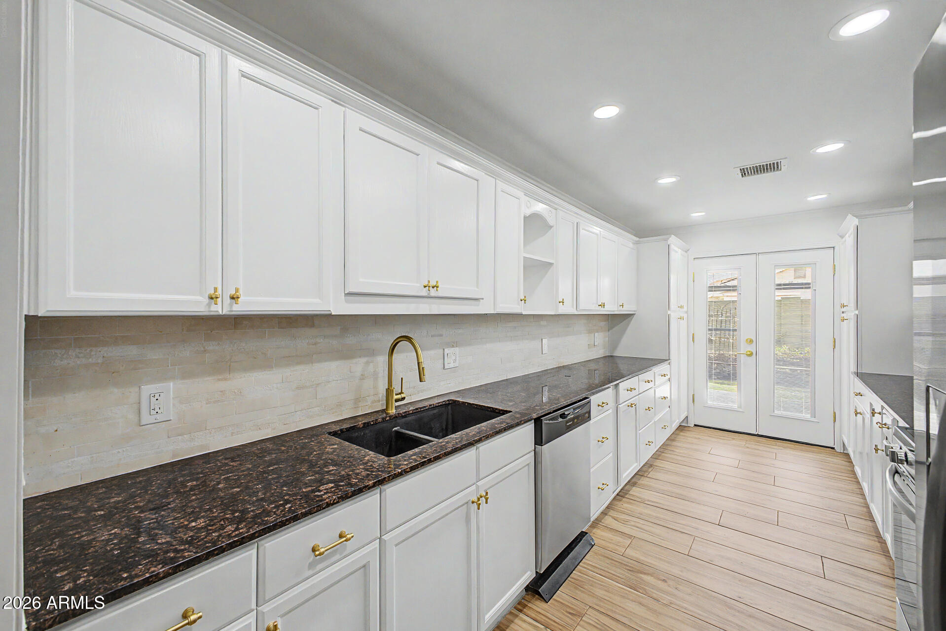 717 West Datil Avenue Apache Junction, AZ 85120 - Photo 9 of 28 10 - Datil