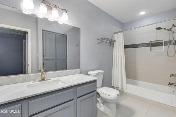 $315,000 | 750 East Northern Avenue, Unit 2030, Phoenix, AZ 85020