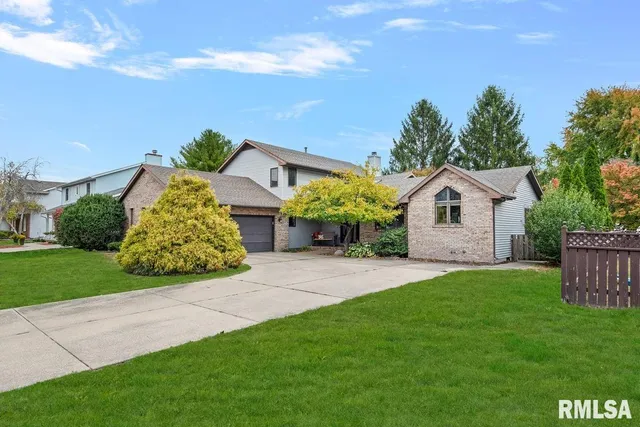 $369,900 | 1828 Windycrest Drive, Springfield, IL 62704