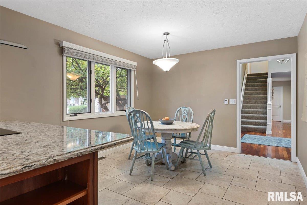 1828 Windycrest Drive Springfield, IL 62704 - Photo 13 of 47