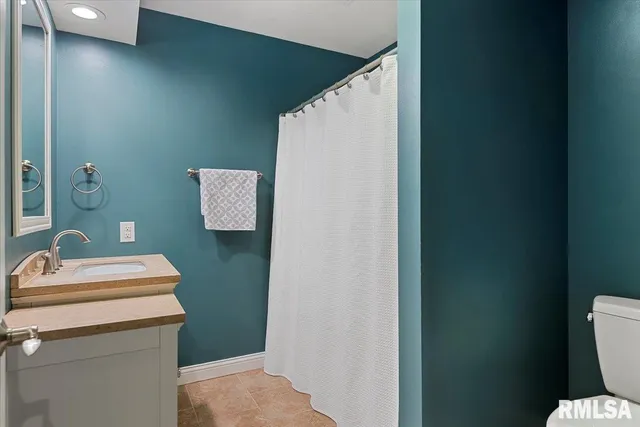 $369,900 | 1828 Windycrest Drive, Springfield, IL 62704