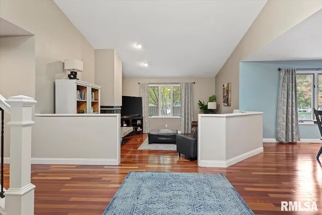 $369,900 | 1828 Windycrest Drive, Springfield, IL 62704