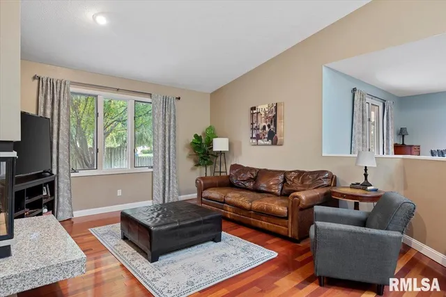 $369,900 | 1828 Windycrest Drive, Springfield, IL 62704