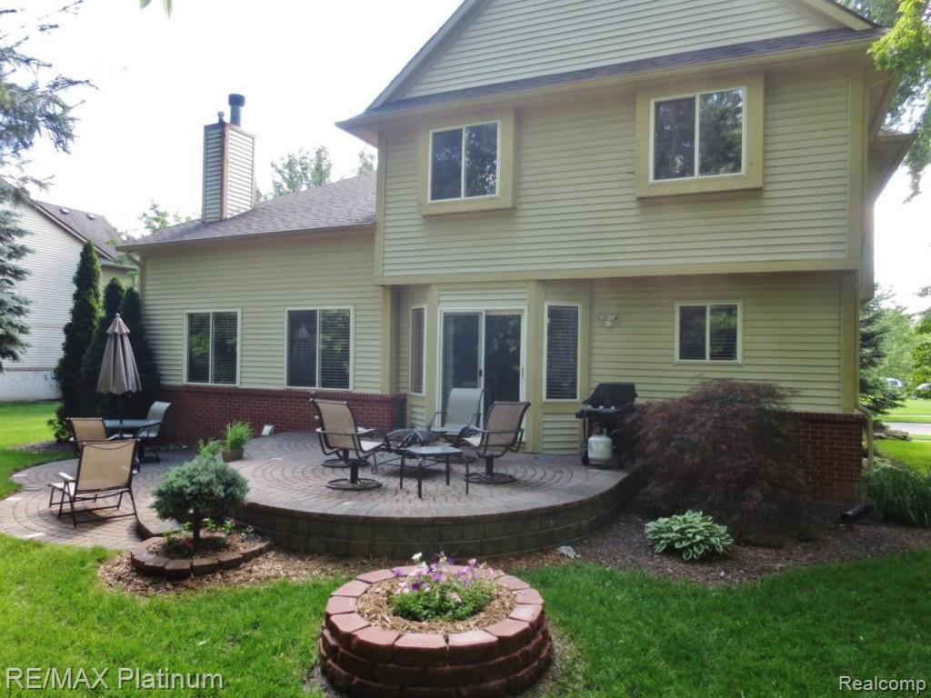 118 Chestnut Ridge Walled Lake, MI 48390 - Photo 21 of 22 Rear Patio