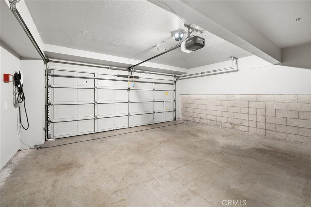 670 Chorro Street, Unit D San Luis Obispo, CA 93401 - Photo 36 of 40 a view of a garage