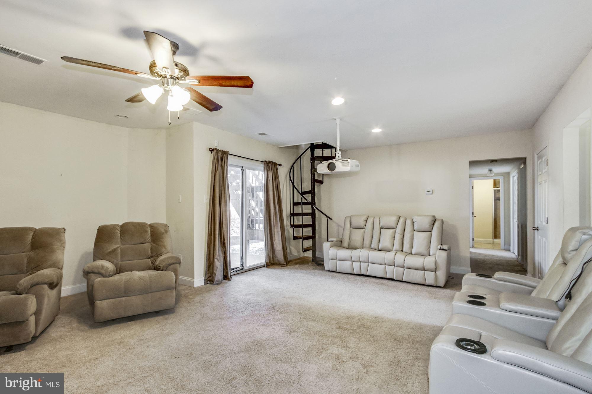 635 Vernon Road Philadelphia, PA 19119 - Photo 11 of 61