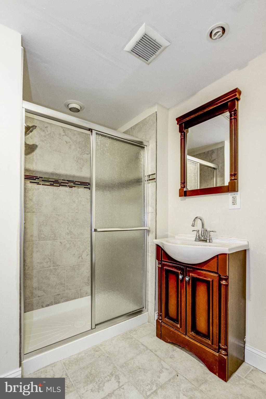 635 Vernon Road Philadelphia, PA 19119 - Photo 16 of 61