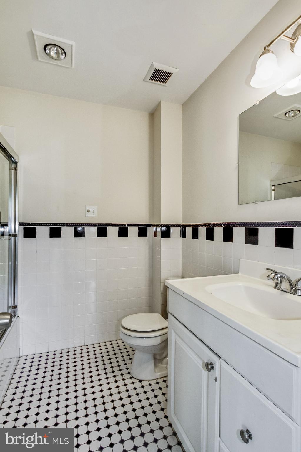 635 Vernon Road Philadelphia, PA 19119 - Photo 50 of 61