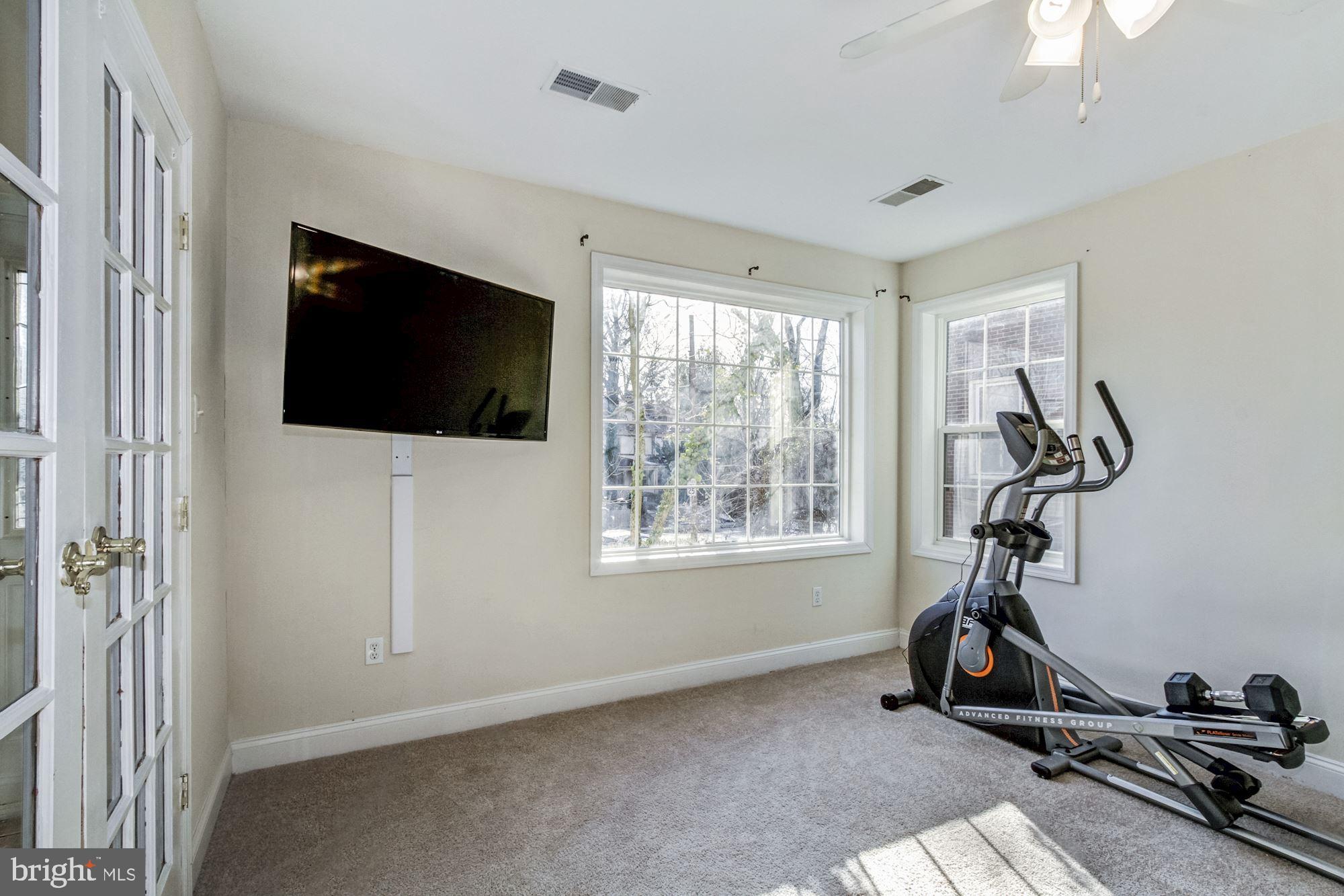 635 Vernon Road Philadelphia, PA 19119 - Photo 8 of 61