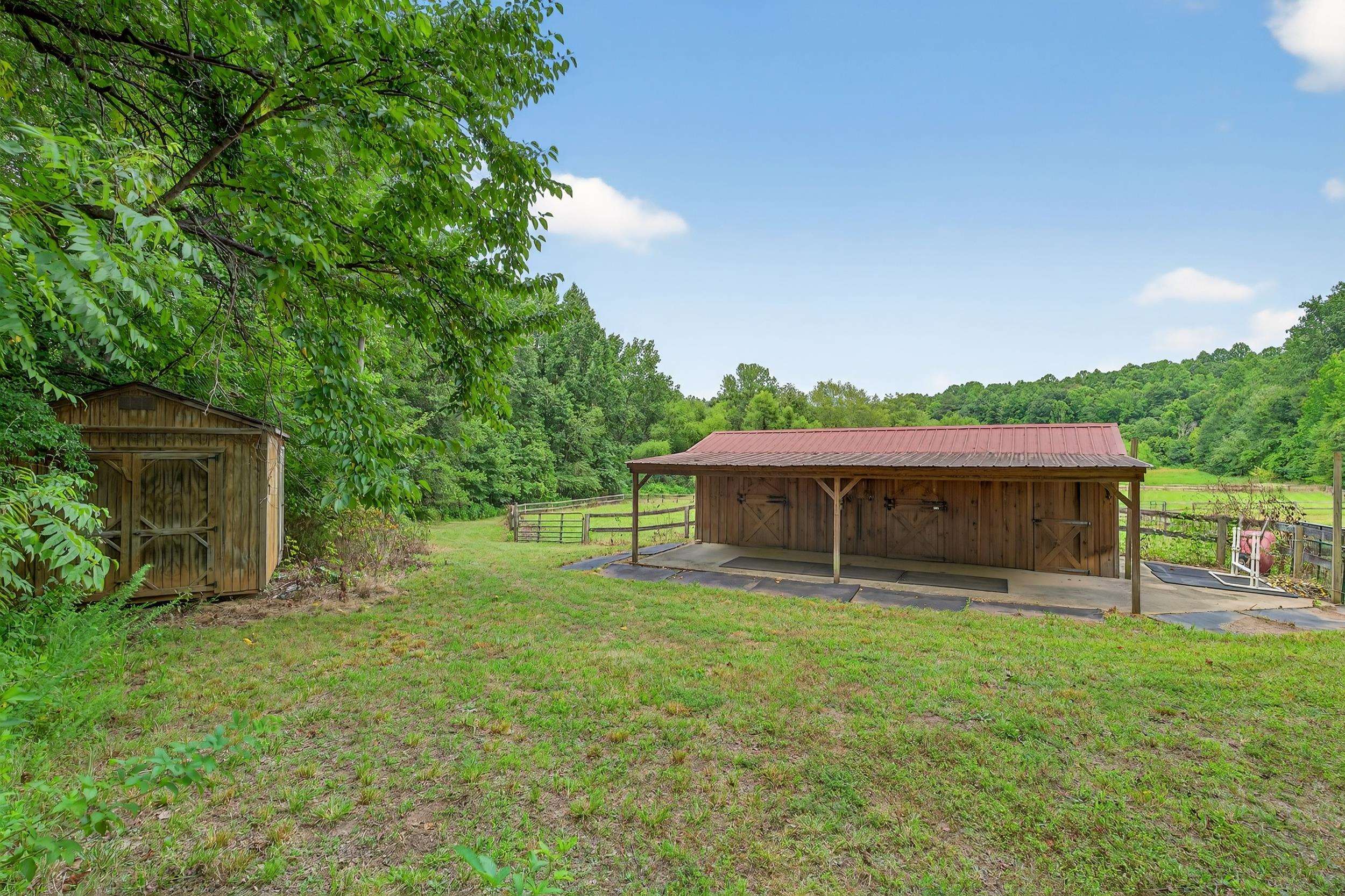 135 Pointe Drive Campobello, SC 29322 - Photo 36 of 44